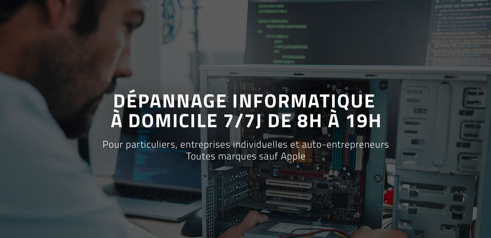 diapo_1 Informaticien qui monte l'ordinateur d'un professionnel